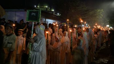 Warga Kota Gorontalo Gelar Festival Obor dan Karnaval Budaya Sambut Nuzulul Qur’an