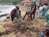 Bersama TNI Al Lanal, Dinas Pariwisata Provinsi Gorontalo Lakukan Aksi Bersih Sampah Pantai di Kepulauan Ponelo