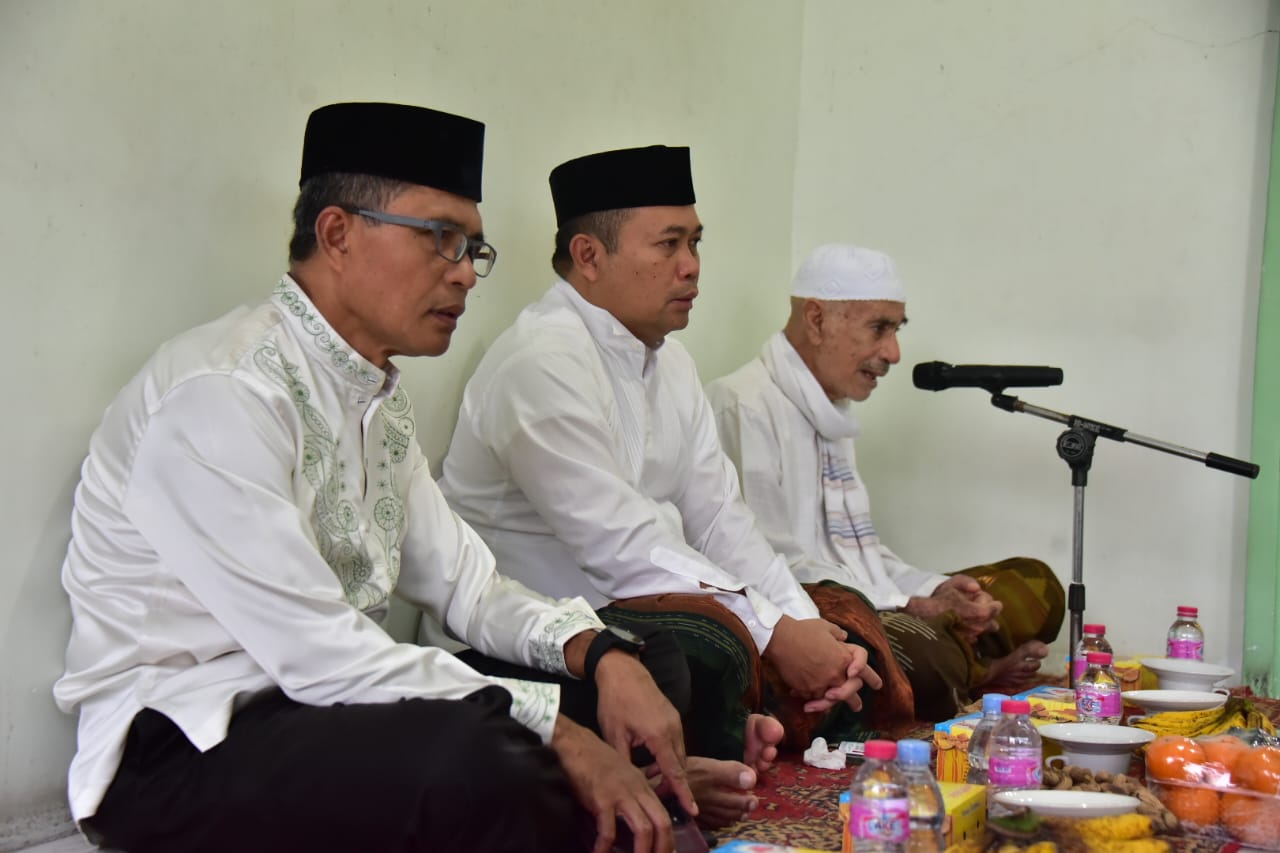 Penjagub Serahkan Hibah Operasional Masjid
