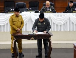 Pemprov Gorontalo dan DPRD Resmi Tetapkan Ranperda RPJPD 2025-2045