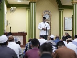 Sambut Ramadan 1445 H, Rektor UNG Berikan Tausiah untuk Jemaah Masjid Sabilurrasyad