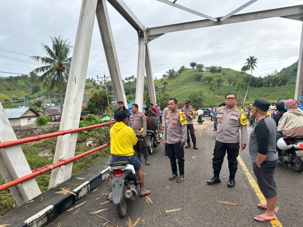 Kapolda Gorontalo Lakukan Peninjauan Lokasi Banjir