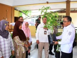 Melalui Program Germas, Pemkot Gorontalo Salurkan Bantuan Bibit Cabai Bagi Warga di Kecamatan Kota Selatan