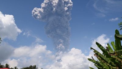 Aktivitas Vulkanik Gunung Ibu Menyebabkan Terjadinya Ribuan Kali Gempa