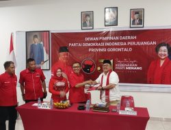 PDIP Provinsi Gorontalo Terima Formulir Pendaftaran Calon Gubernur Tony Uloli