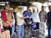 Pj Wali Kota Gorontalo Serahkan Bantuan Bagi Warga Korban Longsor di  Kelurahan Tenda