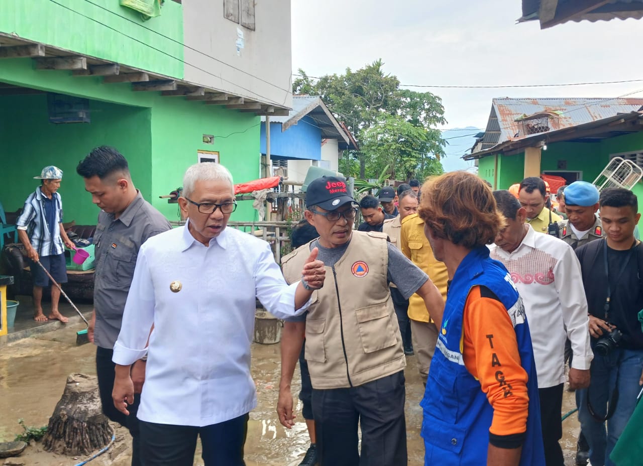 Kampung Bugis Banjir Akibat Tanggul Jebol