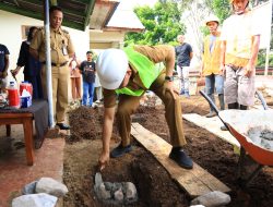 Asripan Nani Letakan Batu Pertama Pembangunan Fasilitas Pendidikan di TK Mawar Sari Genggulang