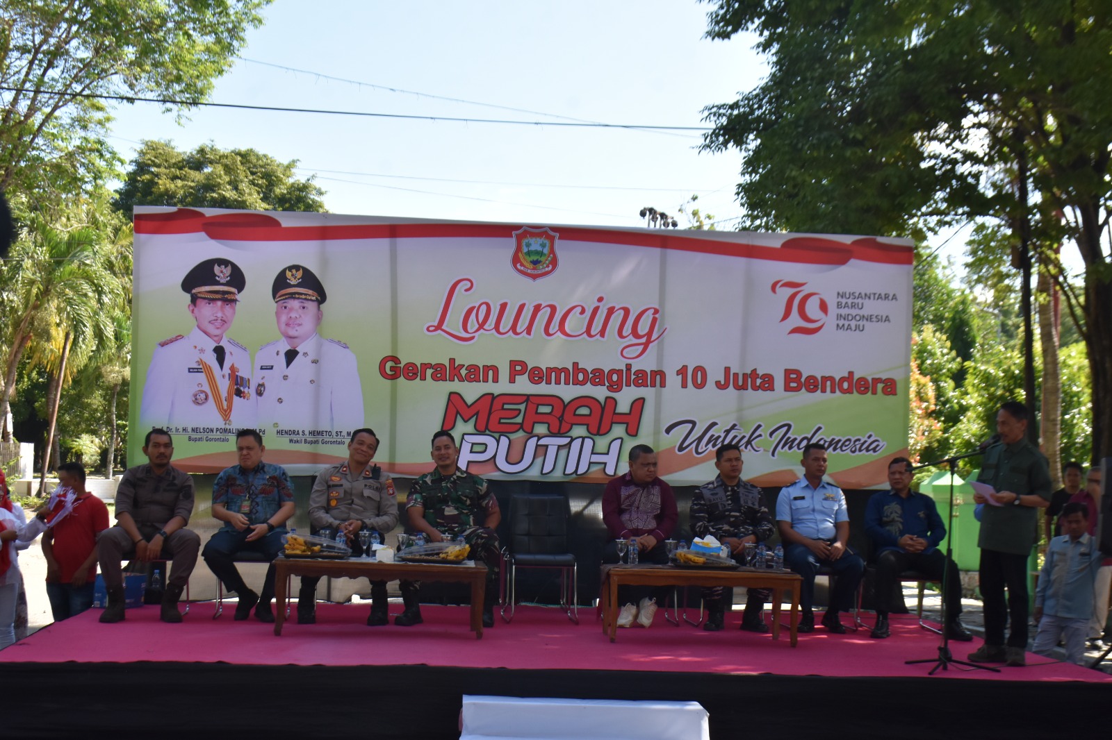 Pemkab Gorontalo Bagikan 10 Juta Bendera Merah Putih