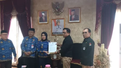 KPU Gorontalo Utara Serahkan Dokumen Calon DPRD Terpilih Periode 2024-2029 ke Pemda