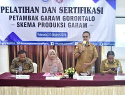 Sekda Iskandar Buka Pelatihan Sertifikasi Petambak Garam Pohuwato