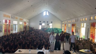 Satgaswil Gorontalo Densus 88 Bagi Pengetahuan Anti Radikalisasi di SMAN 1 Paguyaman