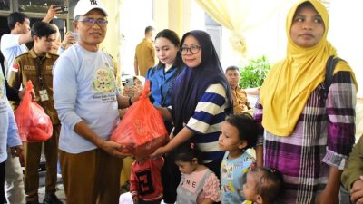 Pemkot Gorontalo Serahkan Bantuan Pangan Bagi 150 Anak Kurang Gizi