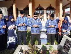 Pj Wali Kota Ismail Madjid Ziarah Makam Tokoh Organisasi Bersama Pengurus Dan Anggora Korpri Kota Gorontalo