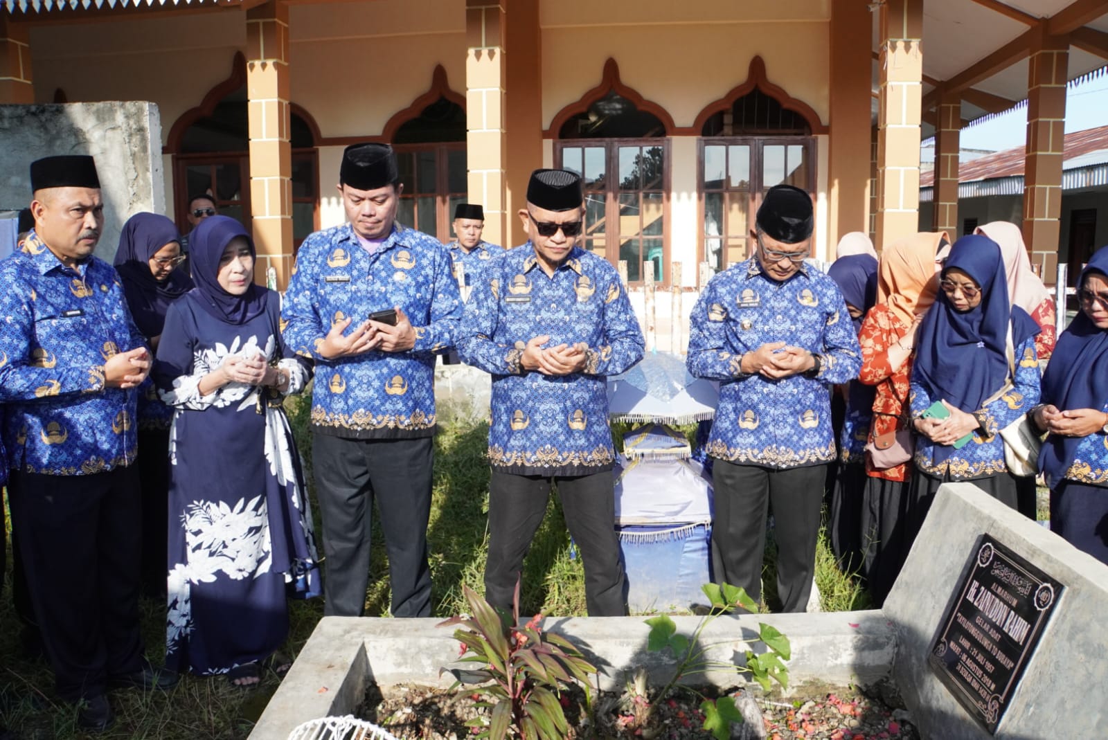 Pj Wali Kota Ziarah ke Makam Para Tokoh Organisasi