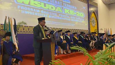 Yosef Koton Berikan Sambutan Pada Wisuda Mahasiswa UMGO 2024