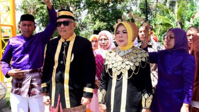 Wagub Idah Bersama Rusli Habibie Jalani Adat Moloopu