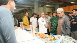 Penjabat Gubernur dan Wali Kota Gorontalo Bersama Lakukan Pengecekan Harga Bahan Pokok