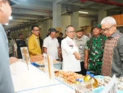 Penjabat Gubernur dan Wali Kota Gorontalo Bersama Lakukan Pengecekan Harga Bahan Pokok