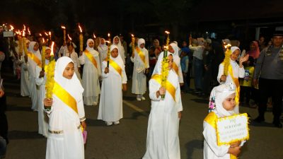 Sukses Laksanakan Festival Obor, Gubernur Berikan Apresiasi pada Pemuda Molosipat W