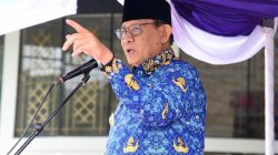 Gubernur Gusnar Ismail Perdana Pimpin Apel Korpri