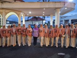 Idah Syahidah Bersama Dharma Wanita Salurkan Sembako di Kabupaten Gorontalo