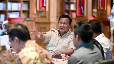 Presiden Prabowo Pimpin Rapat Terbatas Bahas Percepatan Hilirisasi