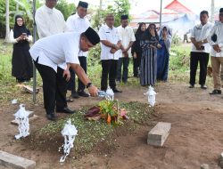 Eduart Wolok Sampaikan Belasungkawa Kepada Keluarga Mahasiswa Korban Musibah KKN UNG