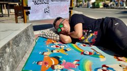 Tenaga Medis Tidur Pasien Menunggu: Aksi Teatrikal Amed di CFD Limboto Bikin Heboh