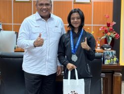 Rektor UNG Apresiasi Perjuangan Asyifa, Beri Medali Meski Tak Finis di Half Marathon