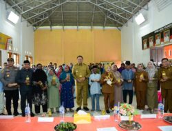 Gubernur Gusnar Salurkan Bantuan Pangan untuk 250 KPM di Gorontalo Utara