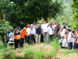 Gubernur Gusnar Janjikan Perbaikan Jalan Rusak di Paguyaman Pantai