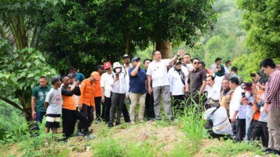 Gubernur Gusnar Janjikan Perbaikan Jalan Rusak di Paguyaman Pantai