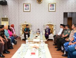 Pemerintah Provinsi Gorontalo Gelar Adat Mopotilolo Sambut Kajati Baru