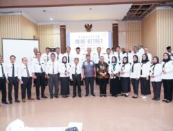 Tutup Mini Retret, Bupati: Saatnya Bangun Budaya Kerja yang Disiplin Wujudkan Pemerintahan Gorut yang Bercahaya