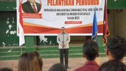Rektor Eduart Resmi Lantik Ketua dan Pengurus Organisasi Kemahasiswaan UNG Periode 2025