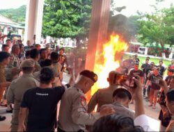 Demo Sopir Truk di Gorontalo Ricuh, Polisi dan Massa Saling Dorong di Rumah Dinas Gubernur