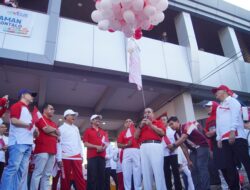 Wali Kota Gorontalo Lepas Balon Merah Putih Berhadiah Televisi dalam Pencanangan GNSTA
