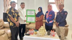 Ahli Waris Korban Banjir Tuweya Terima Santunan Dari Pemkab Pohuwato