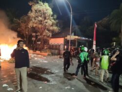 Massa Bakar Kantor DPRD Makassar