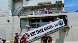 Open Ship KRI Teluk Banten di Gorontalo Ramai Dikunjungi Pelajar dan Warga