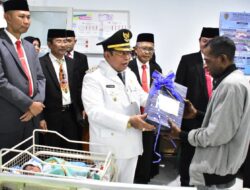 Lahir di Hari Kemerdekaan, Bayi Asal Buliide Dapat Kado Istimewa dari Wali Kota Adhan