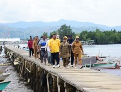 Pemerintah Provinsi Gorontalo Salurkan Bantuan Pangan untuk Masyarakat Ponelo Kepulauan