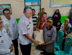 Gubernur Gusnar Salurkan Bantuan Beras untuk 395 KPM di Kabupaten Gorontalo