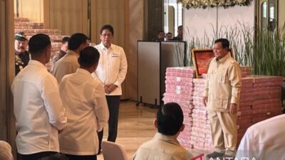 Prabowo Saksikan Penyerahan Uang Korupsi CPO Rp13 Triliun di Kejagung