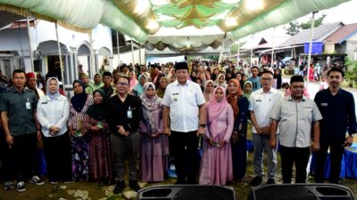 Gubernur Gusnar Serahkan Ratusan Kartu BPJS Ketenagakerjaan di Mootilango