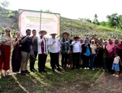 Gusnar Ismail Bersama Dubes Australia Tanam Jagung Resmikan Program Direct Aid Project di Gorontalo