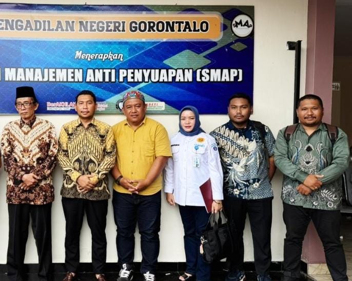 Murid Gugat Guru
