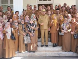 Realisasi Komitmen Gusnar-Idah, Gaji Guru Non Database Sebanyak Rp3 Miliar Dicairkan