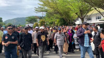 BREAKING NEWS: Walikota Gorontalo Pimpin Ribuan ASN Demo di Bank Sulutgo